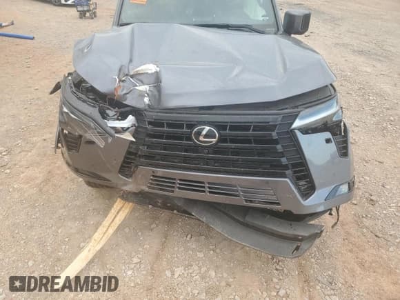 ✅ 2024 Lexus GX 550 Premium • VIN: JTJTBCDX1R5031853 • Lot: 81679405. Wystawiony na Copart z przebiegiem Nie podano. Bezpłatny archiwum sprzedaży aukcyjnych z USA i szczegółowy raport historii pojazdu na DreamBid. Zdjęcie 12.