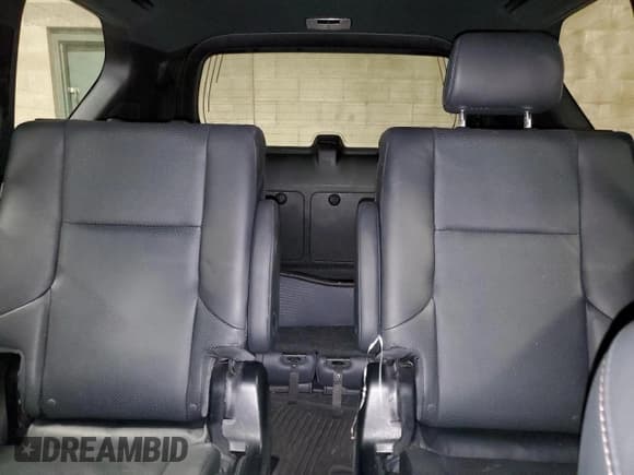 ✅ 2023 Lexus GX 460 Luxury • VIN: JTJGM7BX0P5341723 • Lot: 88520815. Wystawiony na Copart z przebiegiem 56 666 mil. Bezpłatny archiwum sprzedaży aukcyjnych z USA i szczegółowy raport historii pojazdu na DreamBid. Zdjęcie 10.