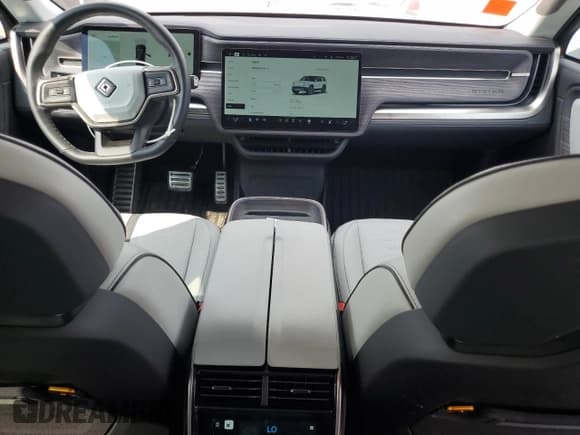 ✅ 2024 Rivian R1S Adventure • VIN: 7PDSGCBA1RN045131 • Lot: 58724835. Listed on Copart with 7,841 mi. Free auction sales archive from the USA and detailed vehicle history report at DreamBid. Image 8.