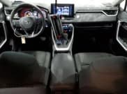 ✅ 2021 Toyota RAV4 XLE • VIN: 2T3P1RFV8MW220734 • Лот: 92499545. Опубликован ранее на Copart с пробегом 41 288 миль. Бесплатный доступ к архиву аукционных продаж из США и подробный отчёт об истории автомобиля на DreamBid. Изображение 8.