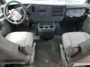 ✅ 2019 Chevrolet Express Passenger LT • VIN: 1GAZGPFG0K1192705 • Lot: 66196185. Wystawiony na Copart z przebiegiem 196 248 mil. Bezpłatny archiwum sprzedaży aukcyjnych z USA i szczegółowy raport historii pojazdu na DreamBid. Zdjęcie 8.