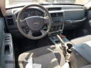 ✅ 2009 Jeep Liberty Rocky Mountain • VIN: 1J8GN28K69W505755 • Lot: 61915125. Wystawiony na Copart z przebiegiem 232 528 mil. Bezpłatny archiwum sprzedaży aukcyjnych z USA i szczegółowy raport historii pojazdu na DreamBid. Zdjęcie 8.