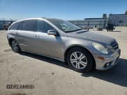 ✅ 2009 Mercedes-Benz R 3.5L • VIN: 4JGCB65E89A090483 • Lot: 63690735. Wystawiony na Copart z przebiegiem 200 363 mil. Bezpłatny archiwum sprzedaży aukcyjnych z USA i szczegółowy raport historii pojazdu na DreamBid. Zdjęcie 4.
