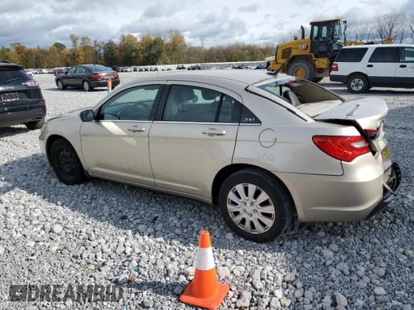 ✅ 2013 Chrysler 200 LX • VIN: 1C3CCBAG6DN728141 • Lot: 89861335. Listed on Copart with 166,554 mi. Free auction sales archive from the USA and detailed vehicle history report at DreamBid. Image 2.