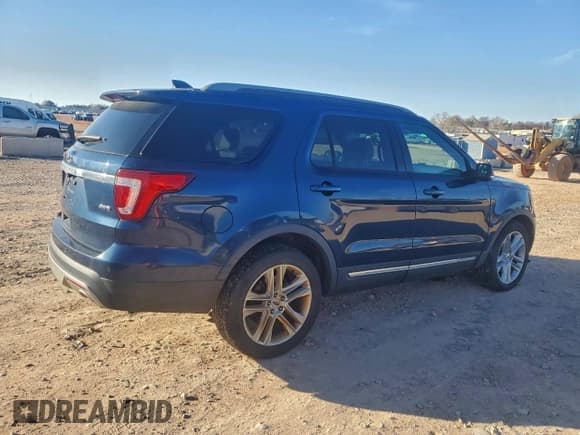 ✅ 2016 Ford Explorer XLT • VIN: 1FM5K8D89GGC28882 • Lot: 94694125. Wystawiony na Copart z przebiegiem 123 227 mil. Bezpłatny archiwum sprzedaży aukcyjnych z USA i szczegółowy raport historii pojazdu na DreamBid. Zdjęcie 3.