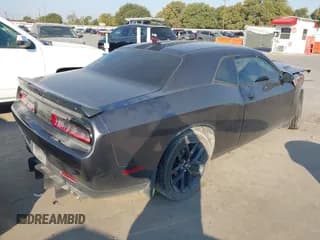 ✅ 2019 Dodge Challenger SXT • VIN: 2C3CDZAG0KH501734 • Lot: 43367711. Wystawiony na IAAI z przebiegiem 113 476 mil. Bezpłatny archiwum sprzedaży aukcyjnych z USA i szczegółowy raport historii pojazdu na DreamBid. Zdjęcie 4.