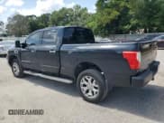 ✅ 2017 Nissan Titan SV • VIN: 1N6AA1F25HN549415 • Лот: 64027474. Опубликован ранее на Copart с пробегом 186 736 миль. Бесплатный доступ к архиву аукционных продаж из США и подробный отчёт об истории автомобиля на DreamBid. Изображение 2.