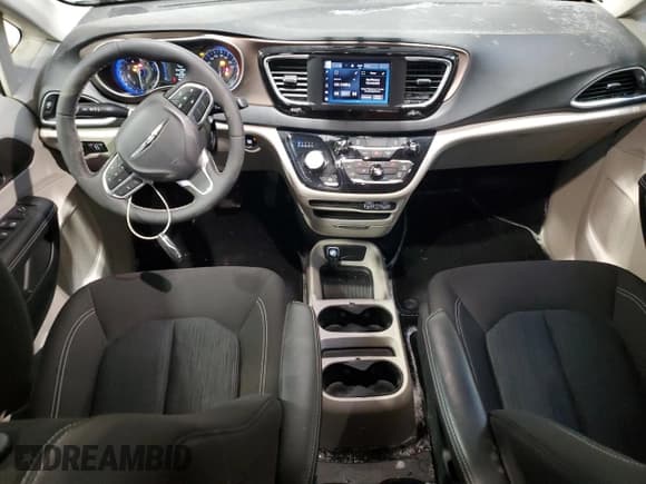 ✅ 2024 Chrysler Grand Caravan SXT • VIN: 2C4RC1ZG1RR107226 • Lot: 85417454. Listed on Copart with 38,567 mi. Free auction sales archive from the USA and detailed vehicle history report at DreamBid. Image 8.