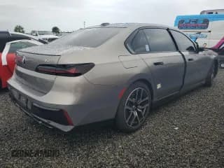✅ 2023 BMW 7 Series 760i xDrive • VIN: WBA33EJ09PCL80977 • Лот: 74082454. Опубликован ранее на Copart с пробегом Не указан. Бесплатный доступ к архиву аукционных продаж из США и подробный отчёт об истории автомобиля на DreamBid. Изображение 3.