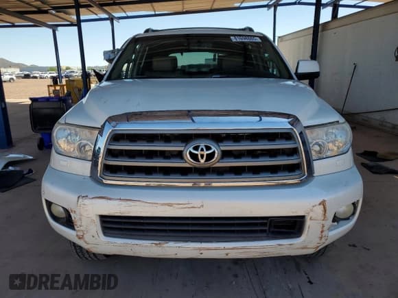 ✅ 2014 Toyota Sequoia Platinum • VIN: 5TDDY5G11ES108038 • Lot: 81698865. Listed on Copart with 199,837 mi. Free auction sales archive from the USA and detailed vehicle history report at DreamBid. Image 5.