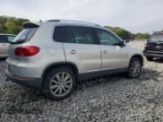 ✅ 2013 Volkswagen Tiguan S • VIN: WVGBV7AX5DW520398 • Лот: 84586225. Опубликован ранее на Copart с пробегом Не указан. Бесплатный доступ к архиву аукционных продаж из США и подробный отчёт об истории автомобиля на DreamBid. Изображение 3.