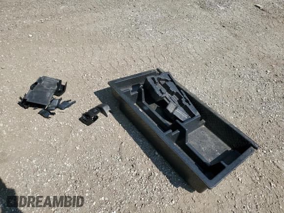 ✅ 2014 Hyundai Santa Fe • VIN: 5XYZUDLB4EG141316 • Лот: 67683134. Опубликован ранее на Copart с пробегом 183 009 миль. Бесплатный доступ к архиву аукционных продаж из США и подробный отчёт об истории автомобиля на DreamBid. Изображение 13.