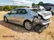 2019 Toyota Camry LE z VIN 4T1B11HK1KU820984, wystawiony jako Copart lot #71323335 z przebiegiem 93 055 mil mil oraz Szkoda całkowita • Salvage title. Historia ofert i sprzedaży dostępna na DreamBid. Obrazek 2.