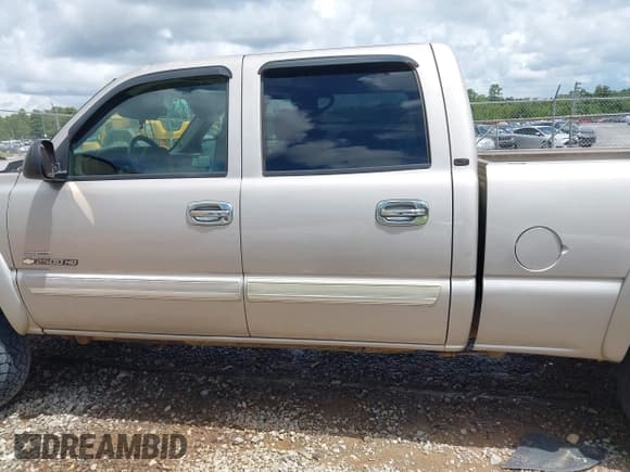 ✅ 2006 Chevrolet Silverado 2500HD LT3 • VIN: 1GCHK23D36F183312 • Лот: 42764583. Опубликован ранее на IAAI с пробегом 233 413 миль. Бесплатный доступ к архиву аукционных продаж из США и подробный отчёт об истории автомобиля на DreamBid. Изображение 15.