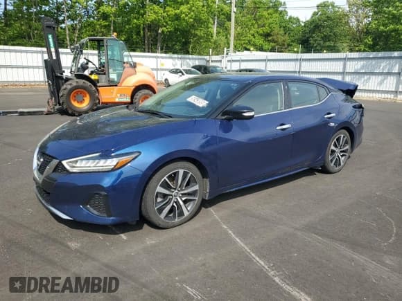 ✅ 2023 Nissan Maxima SV • VIN: 1N4AA6CV2PC510702 • Лот: 56543095. Опубликован ранее на Copart с пробегом 61 858 миль. Бесплатный доступ к архиву аукционных продаж из США и подробный отчёт об истории автомобиля на DreamBid. Изображение 1.