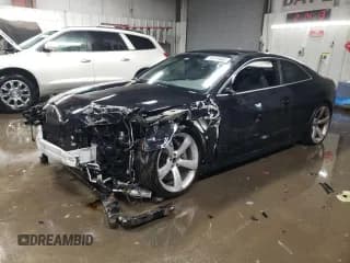 ✅ 2013 Audi RS 5 • VIN: WUAC6AFR5DA900418 • Лот: 86878684. Опубликован ранее на Copart с пробегом 74 662 миль. Бесплатный доступ к архиву аукционных продаж из США и подробный отчёт об истории автомобиля на DreamBid. Изображение 1.