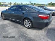 ✅ 2007 Lexus LS 460 • VIN: JTHBL46F975039538 • Lot: 42797328. Wystawiony na IAAI z przebiegiem 202 043 mil. Bezpłatny archiwum sprzedaży aukcyjnych z USA i szczegółowy raport historii pojazdu na DreamBid. Zdjęcie 3.