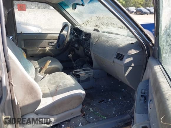 ✅ 1996 Isuzu Rodeo • VIN: 4S2CK58V5T4310439 • Лот: 43089493. Опубликован ранее на IAAI с пробегом 126 998 миль. Бесплатный доступ к архиву аукционных продаж из США и подробный отчёт об истории автомобиля на DreamBid. Изображение 5.