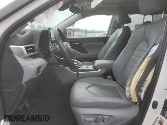 ✅ 2023 Toyota Highlander L • VIN: 5TDKDRAH5PS036263 • Lot: 80821575. Listed on Copart with 12,907 mi. Free auction sales archive from the USA and detailed vehicle history report at DreamBid. Image 7.
