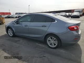 ✅ 2019 Chevrolet Cruze LT • VIN: 1G1BE5SM9K7127470 • Lot: 41798763. Listed on Copart with 45,935 mi. Free auction sales archive from the USA and detailed vehicle history report at DreamBid. Image 2.