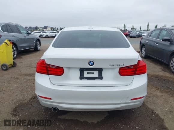 ✅ 2014 BMW 3 Series 328d • VIN: WBA3D3C51EK157071 • Лот: 42431879. Опубликован ранее на IAAI с пробегом 108 655 миль. Бесплатный доступ к архиву аукционных продаж из США и подробный отчёт об истории автомобиля на DreamBid. Изображение 16.