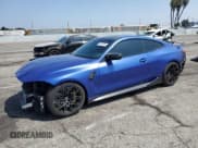 ✅ 2022 BMW M4 Competition xDrive • VIN: WBS43AZ01NCK84769 • Лот: 66405955. Опубликован ранее на Copart с пробегом 21 963 миль. Бесплатный доступ к архиву аукционных продаж из США и подробный отчёт об истории автомобиля на DreamBid. Изображение 1.