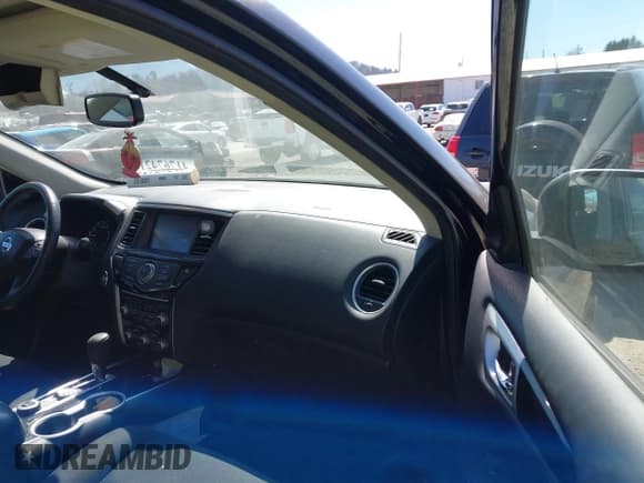 ✅ 2019 Nissan Pathfinder SV • VIN: 5N1DR2MMXKC578779 • Lot: 41767421. Listed on IAAI with 121,985 mi. Free auction sales archive from the USA and detailed vehicle history report at DreamBid. Image 5.