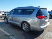 ✅ 2019 Chrysler Pacifica Limited • VIN: 2C4RC1GG4KR552357 • Lot: 43189981. Wystawiony na IAAI z przebiegiem 42 927 mil. Bezpłatny archiwum sprzedaży aukcyjnych z USA i szczegółowy raport historii pojazdu na DreamBid. Zdjęcie 3.