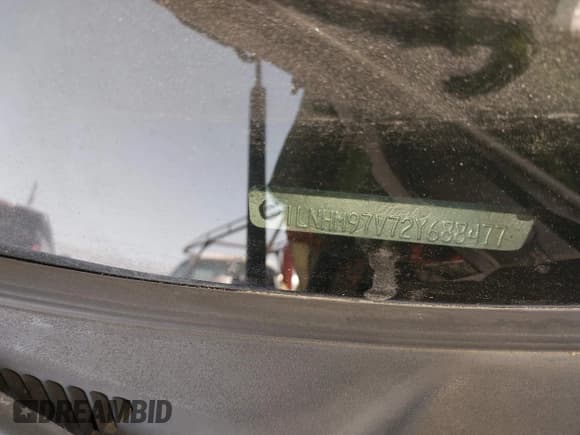 ✅ 2002 Lincoln Continental • VIN: 1LNHM97V72Y688477 • Лот: 42698047. Опубликован ранее на IAAI с пробегом 102 125 миль. Бесплатный доступ к архиву аукционных продаж из США и подробный отчёт об истории автомобиля на DreamBid. Изображение 9.