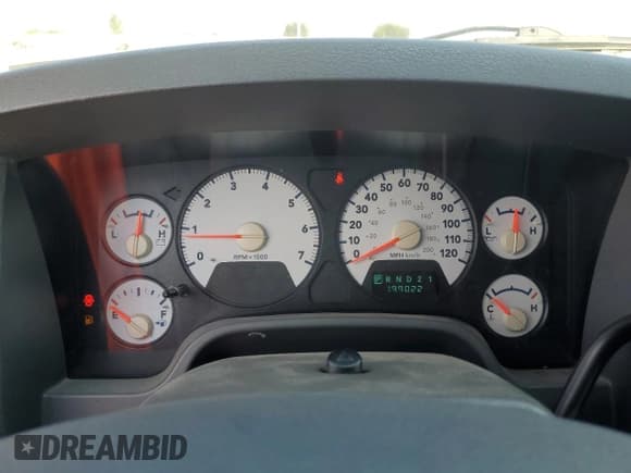 ✅ 2006 Dodge 1500 SLT • VIN: 3D7KS19D96G253732 • Lot: 72061325. Wystawiony na Copart z przebiegiem 199 022 mil. Bezpłatny archiwum sprzedaży aukcyjnych z USA i szczegółowy raport historii pojazdu na DreamBid. Zdjęcie 9.