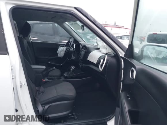 ✅ 2020 Kia Soul GT-Line • VIN: KNDJ63AUXL7701663 • Lot: 43367980. Wystawiony na IAAI z przebiegiem 74 270 mil. Bezpłatny archiwum sprzedaży aukcyjnych z USA i szczegółowy raport historii pojazdu na DreamBid. Zdjęcie 5.