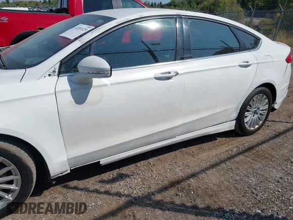 ✅ 2016 Ford Fusion SE Hybrid • VIN: 3FA6P0LU8GR404264 • Lot: 43201129. Listed on IAAI with 231,940 mi. Free auction sales archive from the USA and detailed vehicle history report at DreamBid. Image 6.