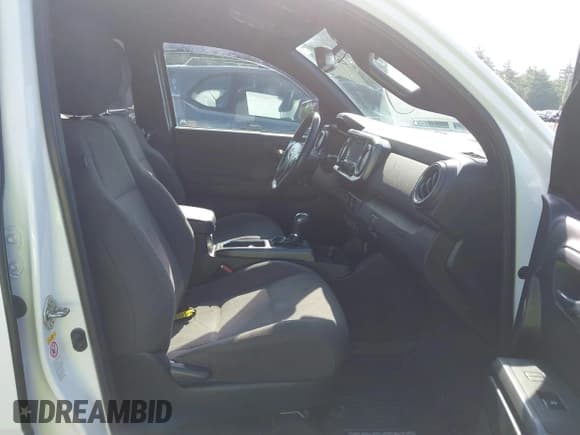 ✅ 2018 Toyota Tacoma SR5 • VIN: 3TMDZ5BN0JM041160 • Лот: 42571752. Опубликован ранее на IAAI с пробегом 106 989 миль. Бесплатный доступ к архиву аукционных продаж из США и подробный отчёт об истории автомобиля на DreamBid. Изображение 5.