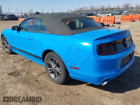 2014 Ford Mustang V6 с VIN 1ZVBP8EM9E5210585, выставлен на аукционе IAAI как лот 41815769 с пробегом Не указан миль и . История ставок и продаж доступна на DreamBid. Изображение 3.