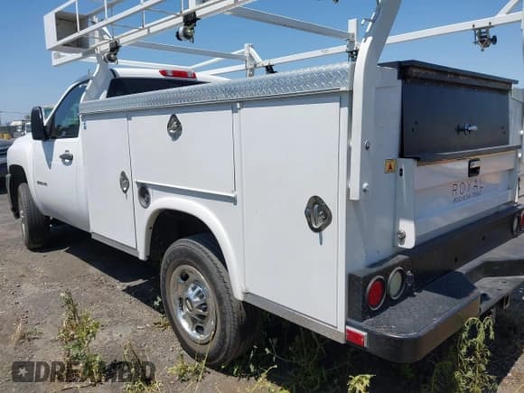✅ 2012 Chevrolet Silverado 2500HD Work Truck • VIN: 1GB0CVCG0CF157255 • Lot: 42449760. Wystawiony na IAAI z przebiegiem 108 103 mil. Bezpłatny archiwum sprzedaży aukcyjnych z USA i szczegółowy raport historii pojazdu na DreamBid. Zdjęcie 3.