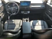 ✅ 2025 Lincoln Corsair Premiere • VIN: 5LMCJ1CA2SUL12913 • Lot: 63795865. Wystawiony na Copart z przebiegiem 2 929 mil. Bezpłatny archiwum sprzedaży aukcyjnych z USA i szczegółowy raport historii pojazdu na DreamBid. Zdjęcie 8.