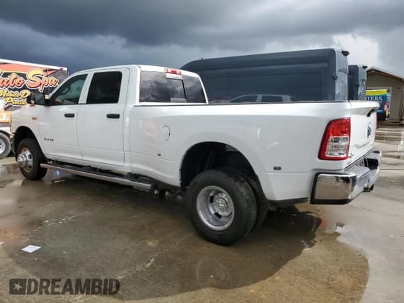 ✅ 2022 Ram 3500 Tradesman • VIN: 3C63RRGJ7NG435520 • Lot: 74935234. Wystawiony na Copart z przebiegiem Nie podano. Bezpłatny archiwum sprzedaży aukcyjnych z USA i szczegółowy raport historii pojazdu na DreamBid. Zdjęcie 2.