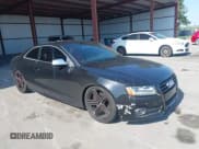 ✅ 2010 Audi S5 Premium Plus • VIN: WAUCVAFR2AA062339 • Лот: 42193891. Опубликован ранее на IAAI с пробегом 144 386 миль. Бесплатный доступ к архиву аукционных продаж из США и подробный отчёт об истории автомобиля на DreamBid. Изображение 1.
