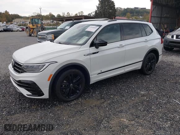 ✅ 2022 Volkswagen Tiguan SE R-Line Black • VIN: 3VVCB7AX5NM099626 • Лот: 43510483. Опубликован ранее на IAAI с пробегом 31 069 миль. Бесплатный доступ к архиву аукционных продаж из США и подробный отчёт об истории автомобиля на DreamBid. Изображение 2.