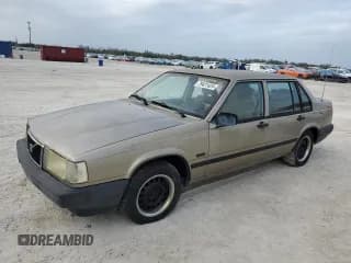 ✅ 1995 Volvo 900 • VIN: YV1JS8318S1193362 • Lot: 79421424. Wystawiony na Copart z przebiegiem 38 881 mil. Bezpłatny archiwum sprzedaży aukcyjnych z USA i szczegółowy raport historii pojazdu na DreamBid. Zdjęcie 1.