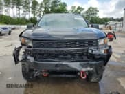✅ 2022 Chevrolet Silverado 1500 Custom Trail Boss • VIN: 3GCPYCEL1NG211884 • Lot: 59279335. Wystawiony na Copart z przebiegiem 26 869 mil. Bezpłatny archiwum sprzedaży aukcyjnych z USA i szczegółowy raport historii pojazdu na DreamBid. Zdjęcie 5.
