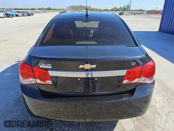 ✅ 2014 Chevrolet Cruze 2LT • VIN: 1G1PE5SB4E7282386 • Lot: 57478545. Listed on Copart with 103,945 mi. Free auction sales archive from the USA and detailed vehicle history report at DreamBid. Image 6.