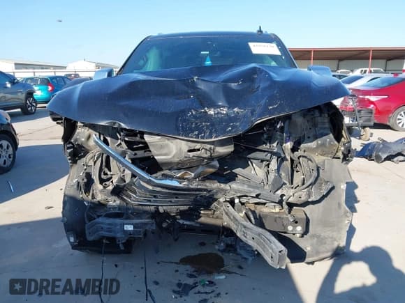 ✅ 2022 Chevrolet Suburban Premier • VIN: 1GNSKFKD3NR142911 • Lot: 42958230. Wystawiony na IAAI z przebiegiem 125 206 mil. Bezpłatny archiwum sprzedaży aukcyjnych z USA i szczegółowy raport historii pojazdu na DreamBid. Zdjęcie 13.