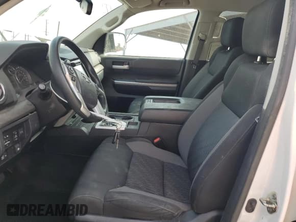 ✅ 2017 Toyota Tundra SR5 • VIN: 5TFEY5F15HX219941 • Лот: 63313655. Опубликован ранее на Copart с пробегом 67 389 миль. Бесплатный доступ к архиву аукционных продаж из США и подробный отчёт об истории автомобиля на DreamBid. Изображение 7.