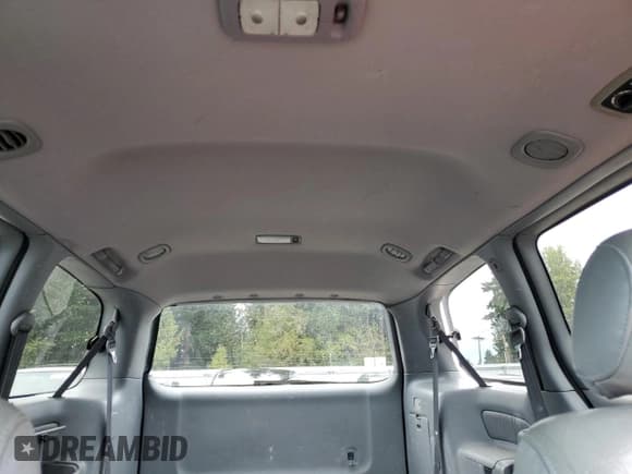 ✅ 2001 Toyota Sienna LE • VIN: 4T3ZF13C71U404699 • Лот: 84652175. Опубликован ранее на Copart с пробегом 147 652 миль. Бесплатный доступ к архиву аукционных продаж из США и подробный отчёт об истории автомобиля на DreamBid. Изображение 10.