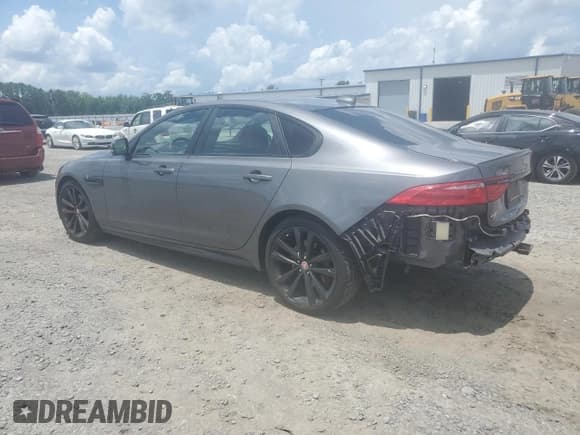 ✅ 2017 Jaguar XF S • VIN: SAJBM4BV3HCY46308 • Lot: 60716885. Wystawiony na Copart z przebiegiem 73 829 mil. Bezpłatny archiwum sprzedaży aukcyjnych z USA i szczegółowy raport historii pojazdu na DreamBid. Zdjęcie 2.