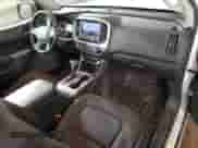 2020 Chevrolet Colorado 4WD LT z VIN 1GCHTCEA3L1158358, wystawiony jako Copart lot #78077744 z przebiegiem 83 084 mil mil oraz Czysty tytuł • Clean title. Historia ofert i sprzedaży dostępna na DreamBid. Obrazek 8.