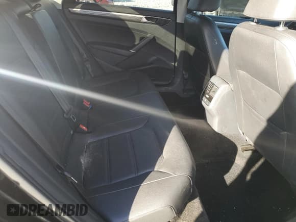 ✅ 2017 Volkswagen Passat SE • VIN: 1VWGT7A31HC077507 • Lot: 91883715. Listed on Copart with 58,880 mi. Free auction sales archive from the USA and detailed vehicle history report at DreamBid. Image 10.