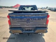 ✅ 2022 Chevrolet Silverado 1500 LT Trail Boss • VIN: 1GCPYFED5NZ169908 • Lot: 72050845. Wystawiony na Copart z przebiegiem Nie podano. Bezpłatny archiwum sprzedaży aukcyjnych z USA i szczegółowy raport historii pojazdu na DreamBid. Zdjęcie 6.