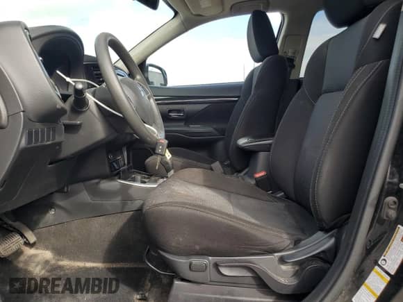 ✅ 2020 Mitsubishi Outlander ES • VIN: JA4AD2A35LZ045281 • Лот: 85327015. Опубликован ранее на Copart с пробегом 130 293 миль. Бесплатный доступ к архиву аукционных продаж из США и подробный отчёт об истории автомобиля на DreamBid. Изображение 7.